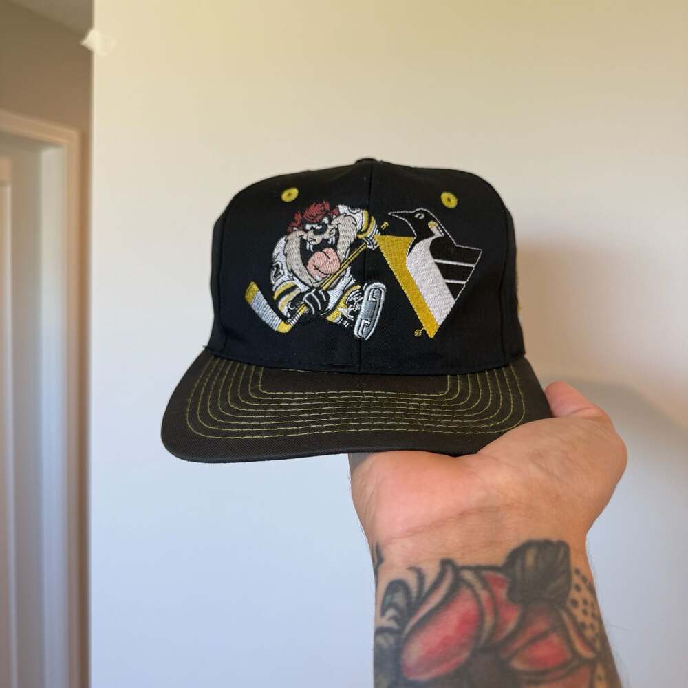 Vintage 1993 Pittsburgh Penguins Taz Looney Tunes Fresh Caps Snapback Hat